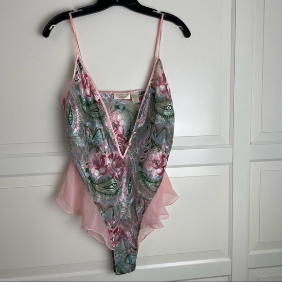 Vintage gold label Victoria Secret satin ruffle body suit teddy 8840 - Picture 3 of 6